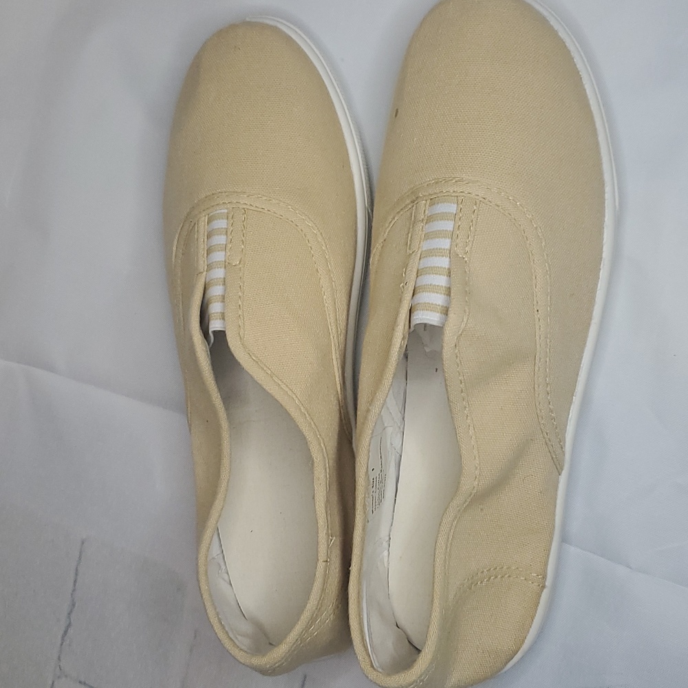 Womens shoes , canvas, size 9